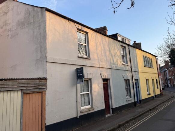 2 bed property, in West Street, £695,000