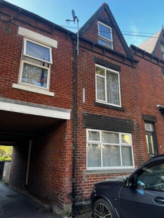 4 bed property, in Sheldon Road, £215,000