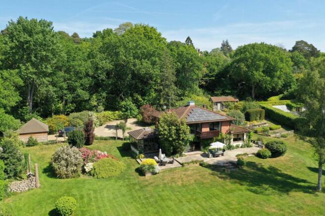 5 bed property, in Wellingtonia Avenue, £2,500,000
