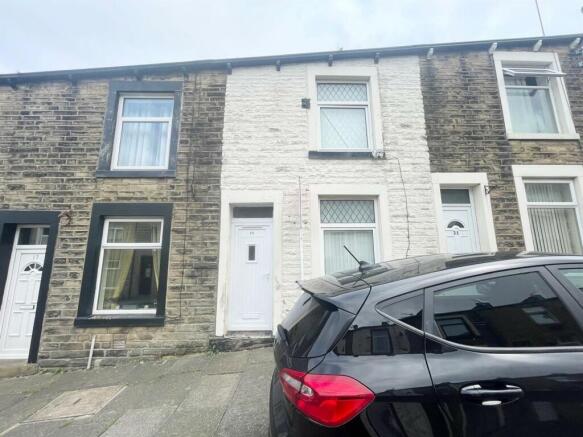2 bed property, in Beech Street, £92,000