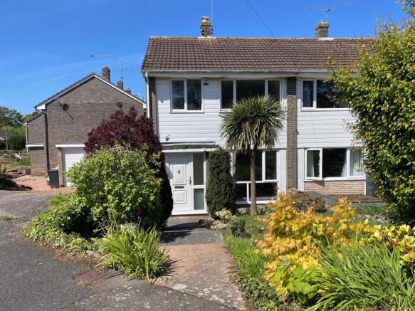 3 bed property, in Sycamore Close, £269,950