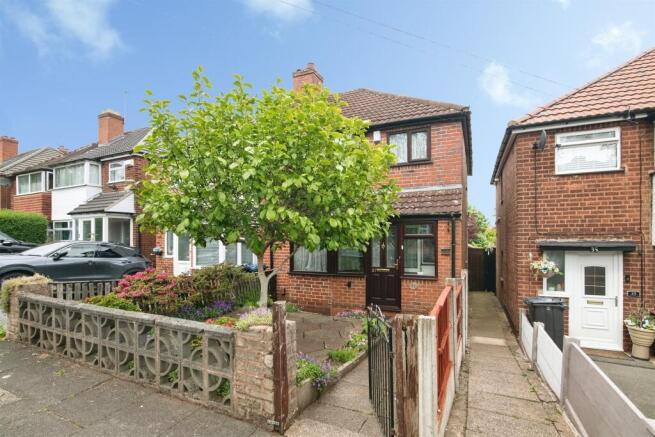 3 bed property, in Perry Wood Road, £180,000