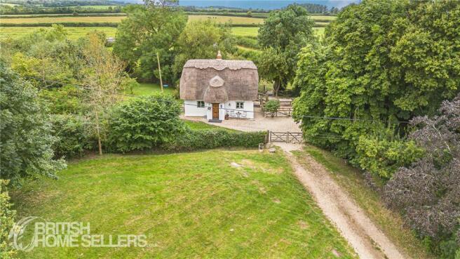 3 bed property, in Piddington Road, £650,000