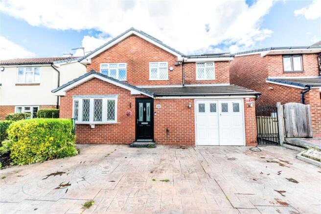 5 bed property, in Vicars Hall Gardens, £500,000