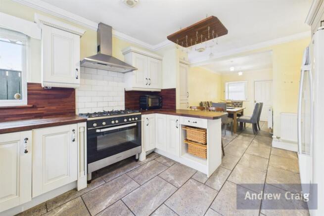 4 bed property, in Fir Tree Cottage, £310,000