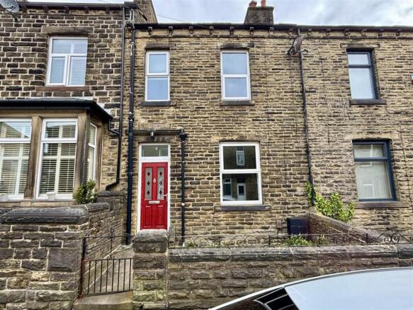 2 bed property, in Buck Street, £145,000