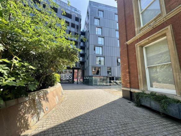 1 bed property, in Brewhouse Yard, £590,000