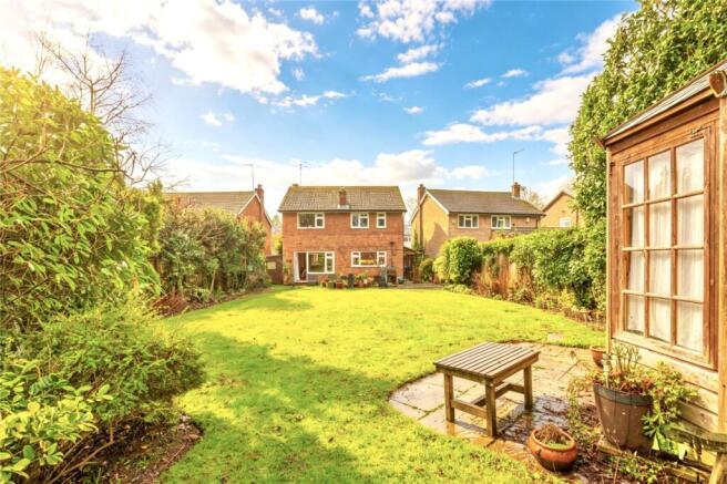 4 bed property, in The Spinney, £899,950