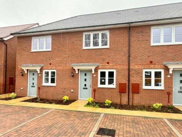 2 bed property, in Saturn Road, £189,000