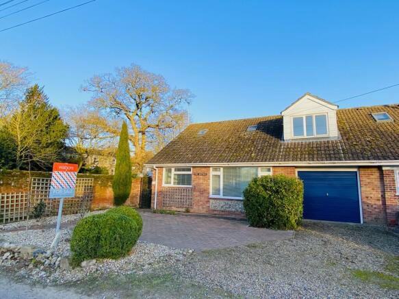 2 bed property, in Little Barningham, £280,000