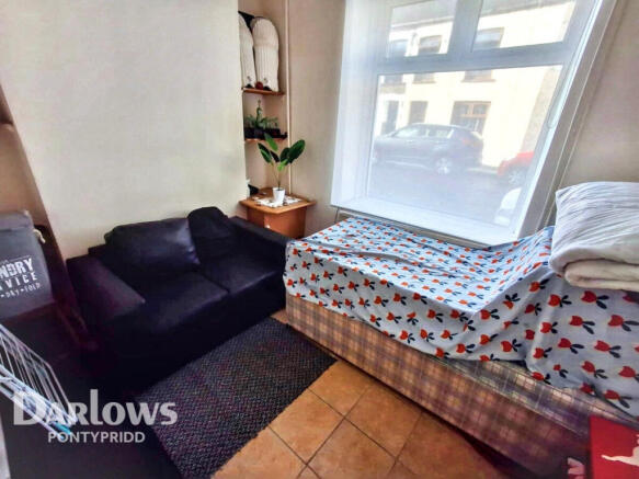 2 bed property, in King Street, £130,000