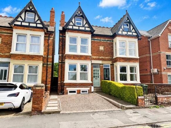 4 bed property, in Barrs Court Road, £355,000