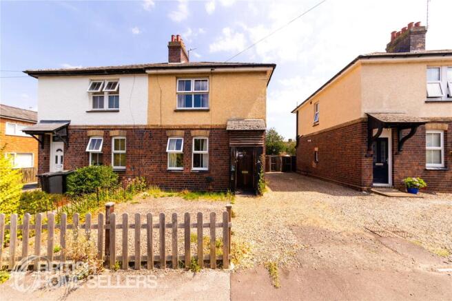 2 bed property, in Upper Howsell Road, £200,000