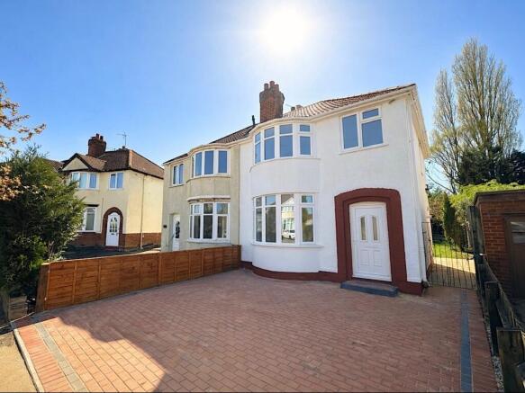 3 bed property, in Willow Avenue, £275,000