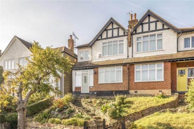 3 bed property, in Fossil Road, £800,000
