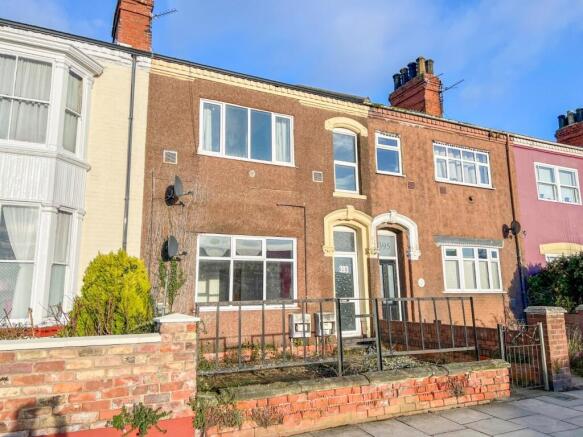 3 bed property, in Cleethorpe Road, £65,000