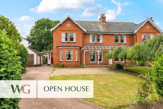 4 bed property, in Woodbury, £775,000