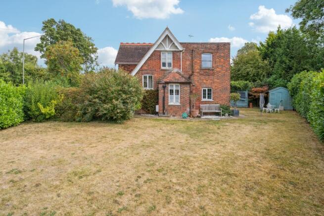 3 bed property, in White Lion Road, £725,000