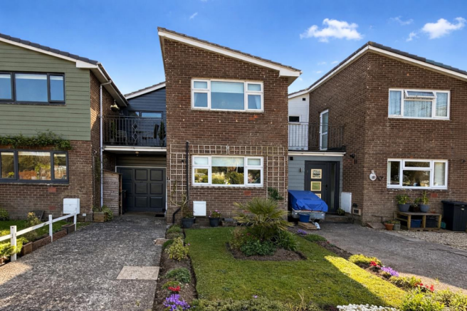 3 bed property, in Glebelands, £310,000