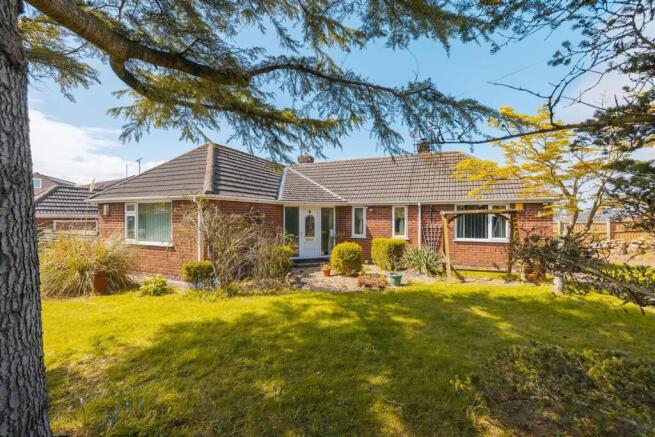 3 bed property, in Waterford Drive, £315,000