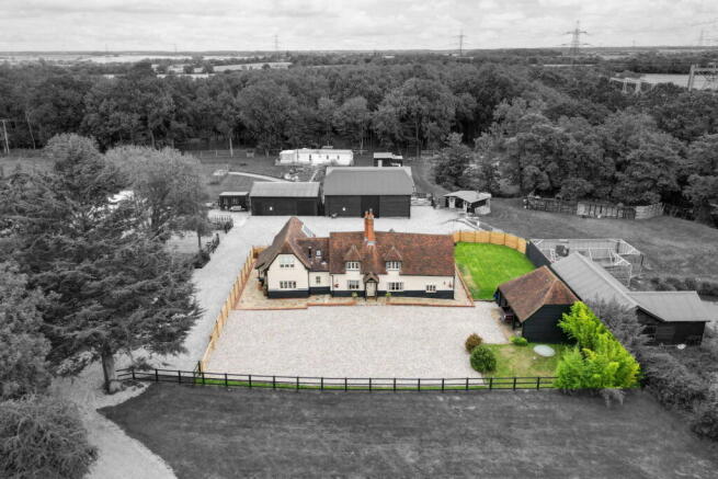 4 bed property, in The Farm House, £700,000