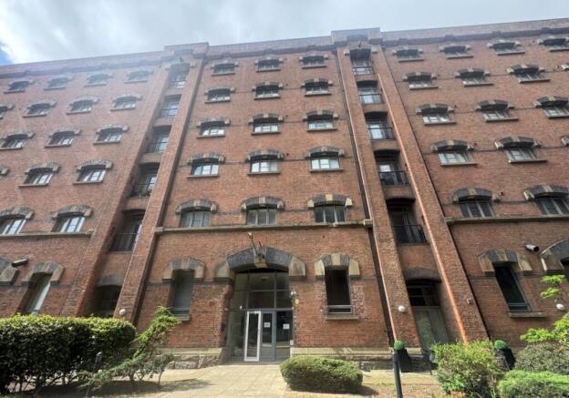 1 bed property, in Apartment 44 East Float Quay, £50,000