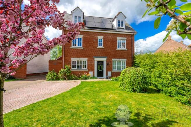 5 bed property, in Wisteria Drive, £450,000