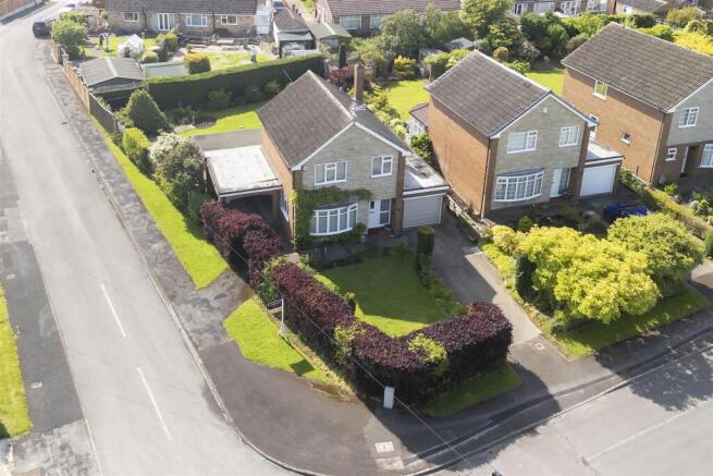 3 bed property, in Mill Hill Drive, £475,000