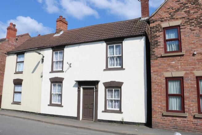 2 bed property, in 26 High Street, £145,000