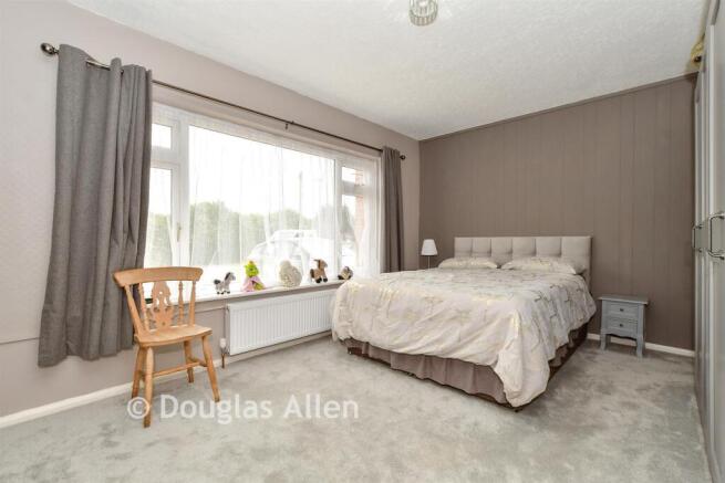 3 bed property, in Harold Gardens, £450,000