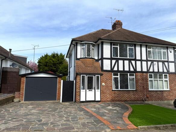 3 bed property, in Haywood Rise, £625,000