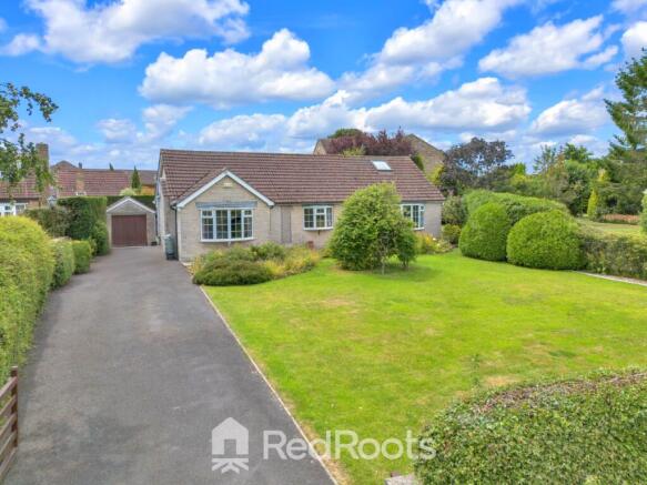 4 bed property, in Clayton, £485,000