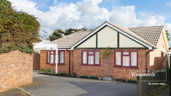 3 bed property, in Shires Copse, £650,000