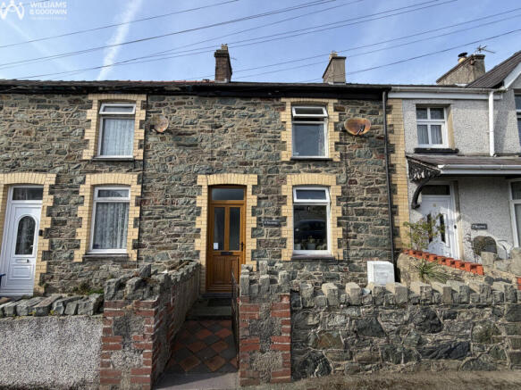 2 bed property, in Ffordd Penmynydd, £149,500