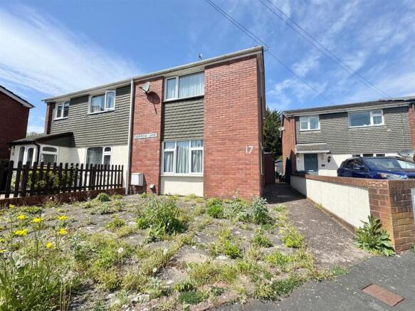 2 bed property, in Narrow Lane, £180,000