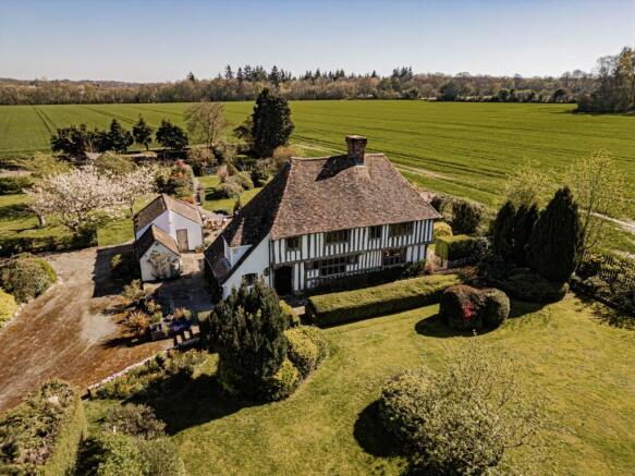 5 bed property, in Faversham Road, £975,000