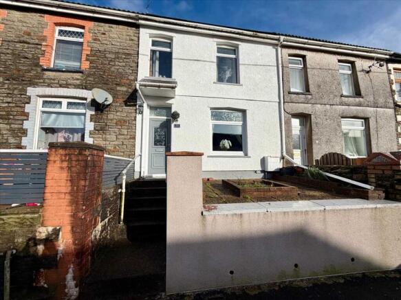 3 bed property, in Porth CF39, £115,000