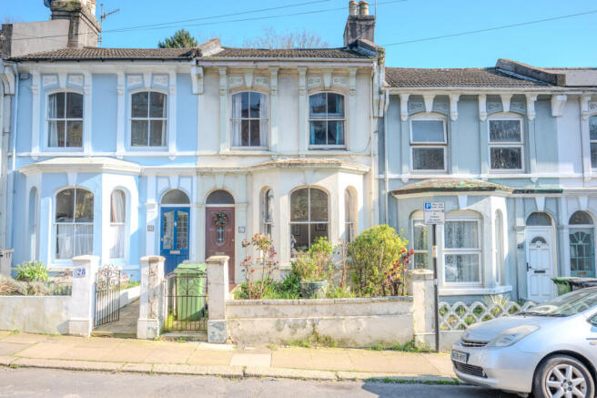 3 bed property, in St. James Road, £300,000