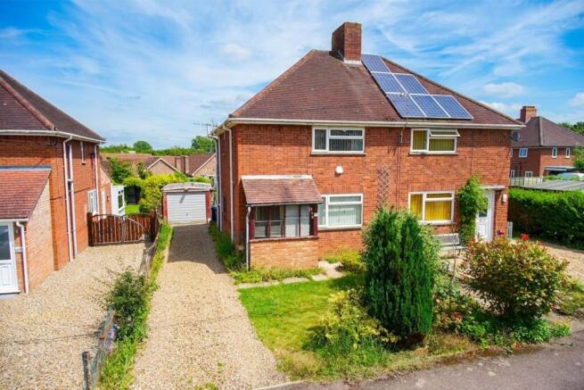 2 bed property, in Shelton Hill, £225,000