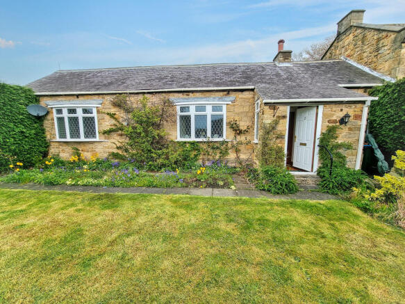 2 bed property, in Dene Head Cottages, £300,000