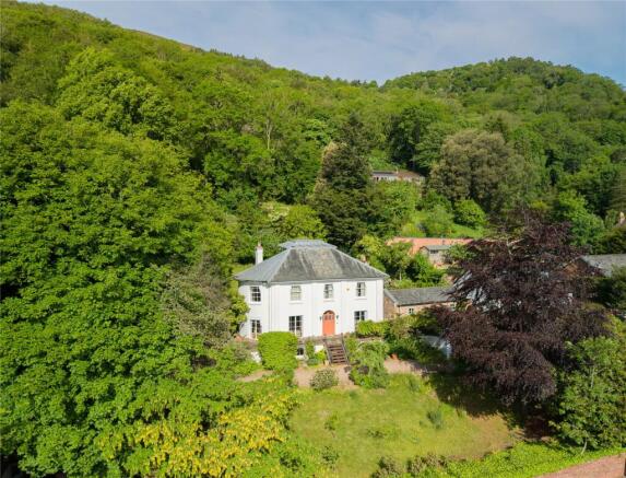 5 bed property, in Wells Road, £950,000