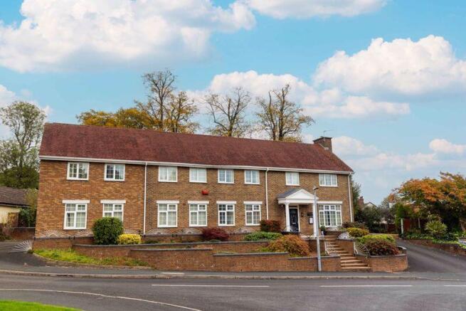 11 bed property, in 2 Vineyard Drive, £845,000