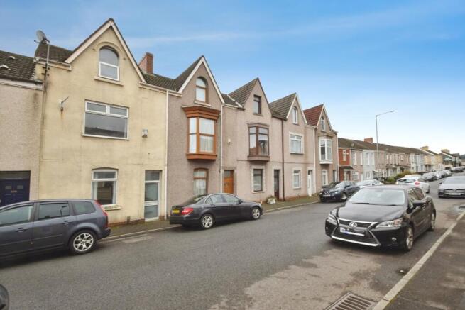 3 bed property, in Port Tennant Road, £150,000