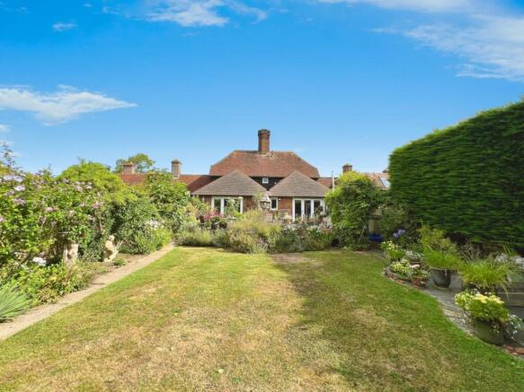 3 bed property, in Frogs Lane, £700,000