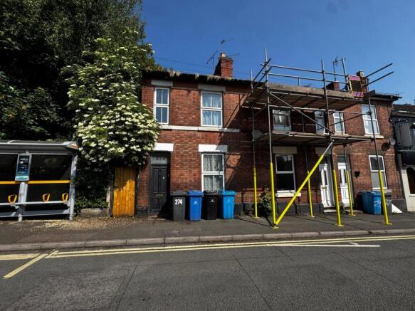 2 bed property, in Uttoxeter New Road, £80,000