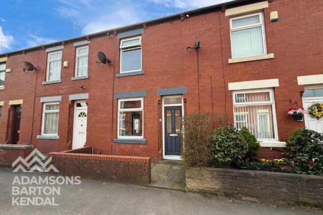 2 bed property, in Blanche Street, £135,000