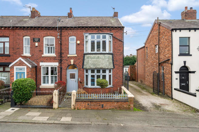 3 bed property, in Moston Lane East, £225,000
