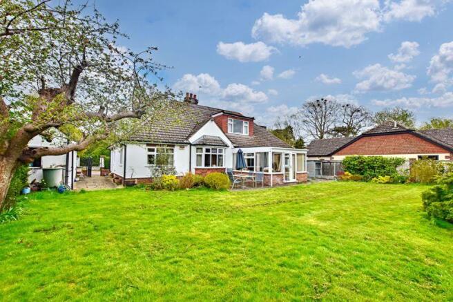 4 bed property, in Main Street, £539,000