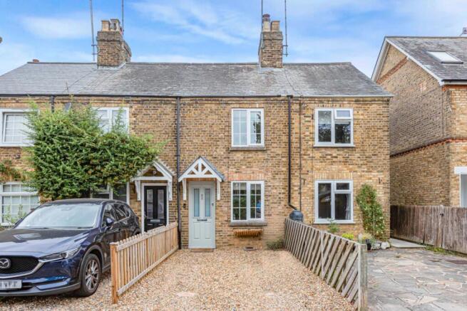 2 bed property, in Duncombe Road, £475,000