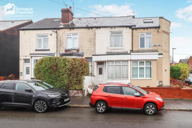 3 bed property, in Manor Lane, £135,000